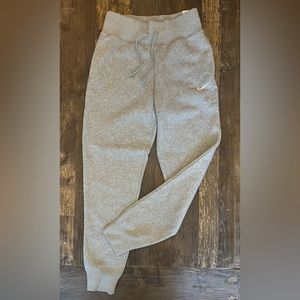 Nike Standard Fit High Rise Joggers GRAY women’s sz S NWT